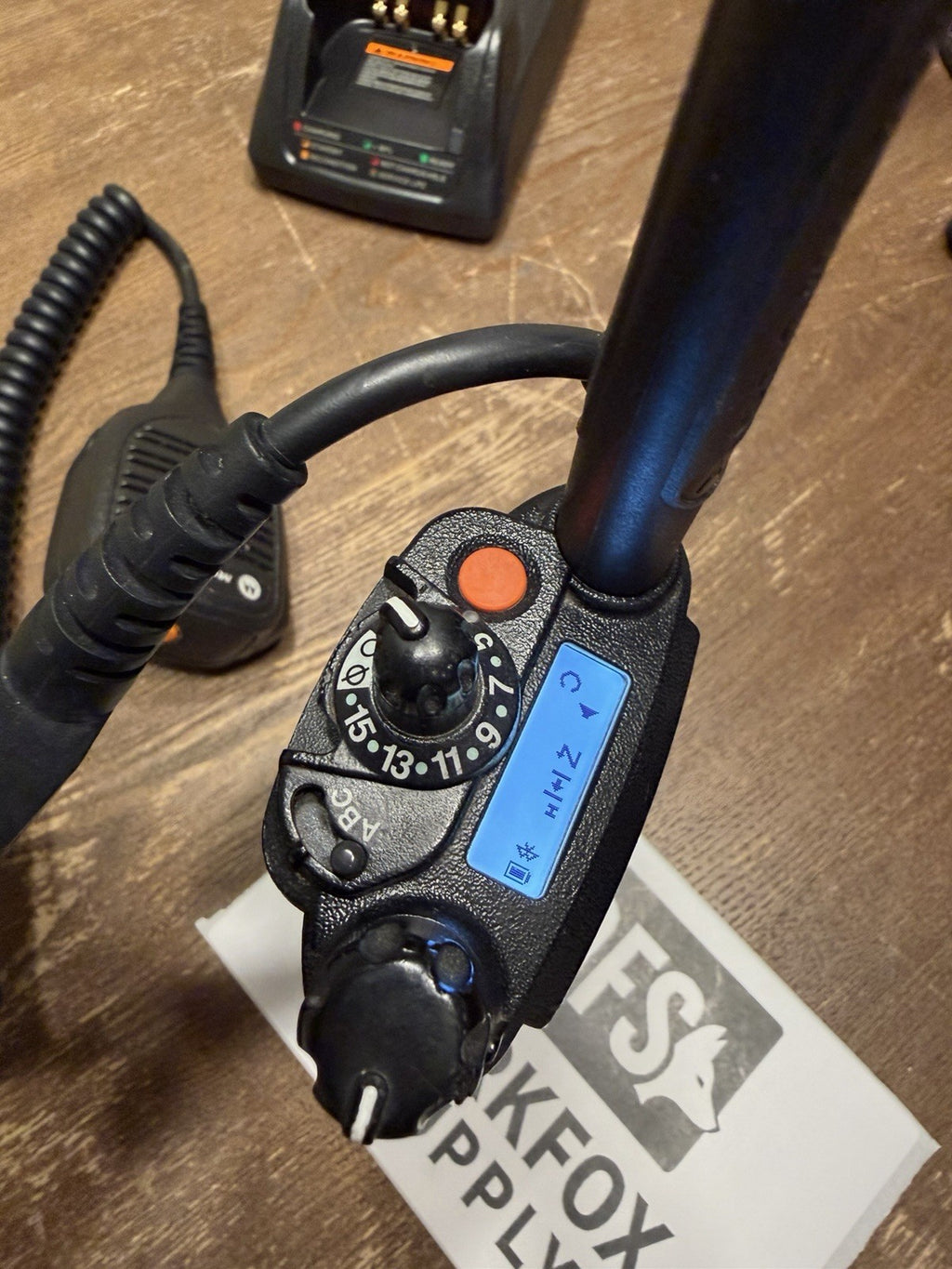 Motorola APX 7000 VHF/7-800MHz Dual Band Radio Kit With Charger!