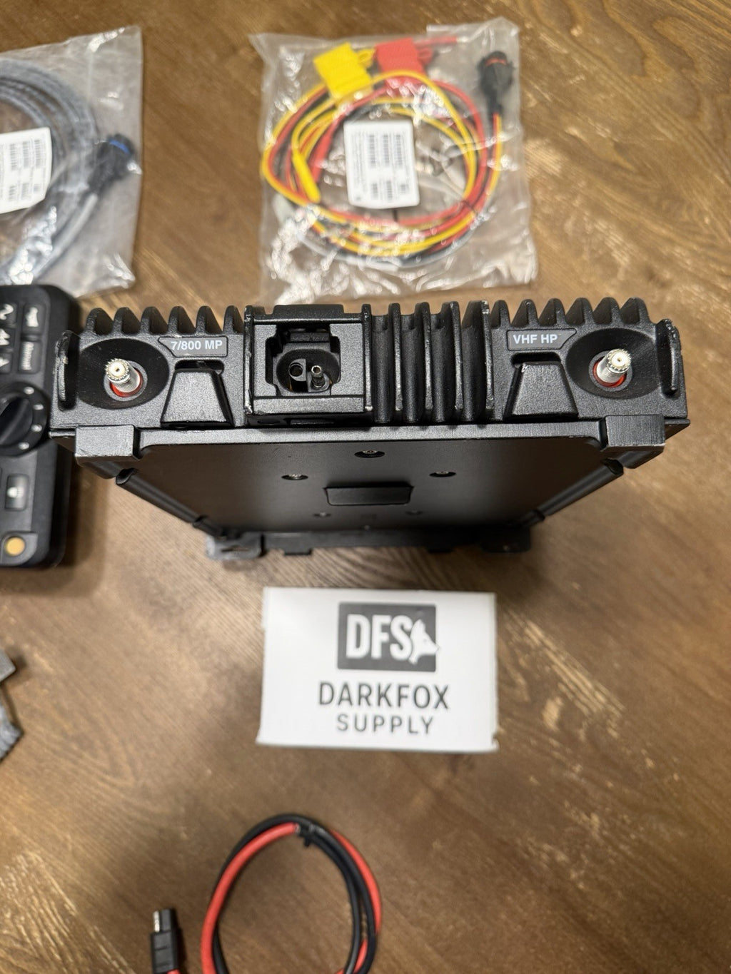 Motorola APX 7500 HP VHF/7-800MHz Dual Band Radio O9 Head Kit With AES