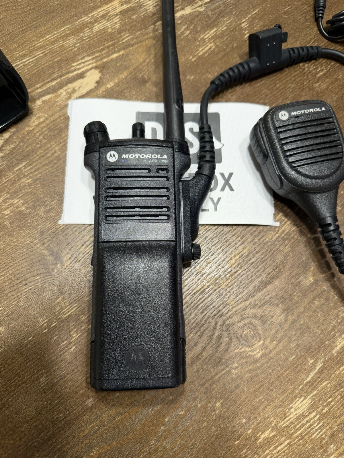 Motorola APX 7000 VHF/7-800MHz Dual Band Radio Kit With Charger!