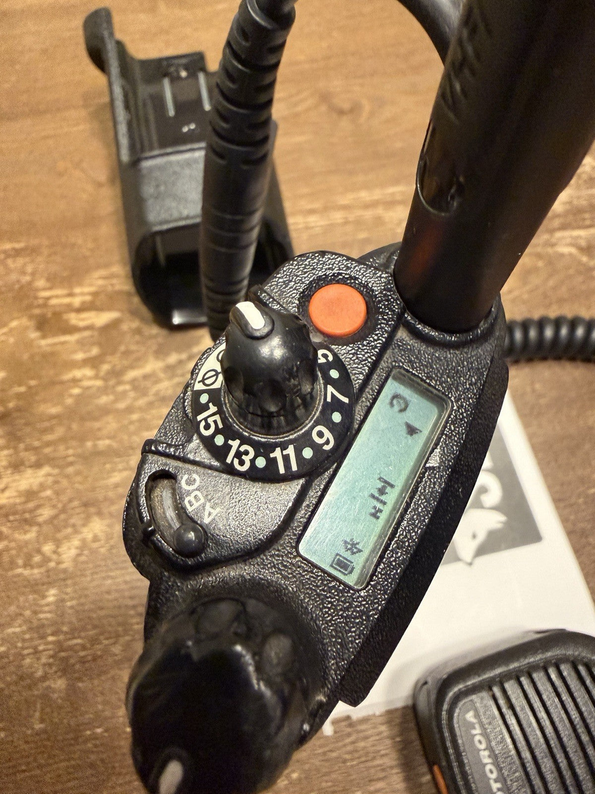 Motorola APX 7000 VHF/7-800MHz Dual Band Radio Kit With Charger!