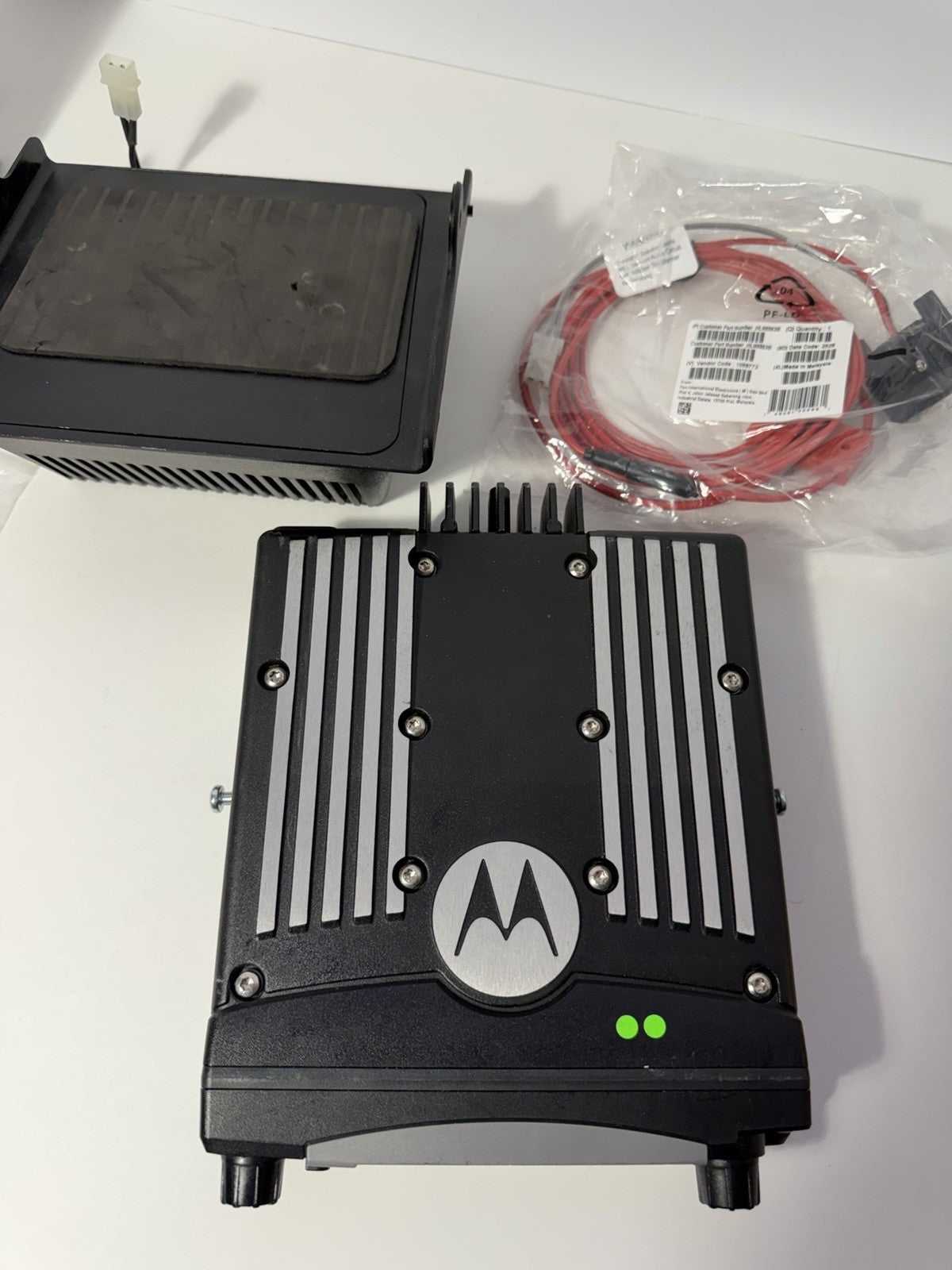 Motorola XTL5000 UHF R2 450-520mhz Radio Base Station With GMRS