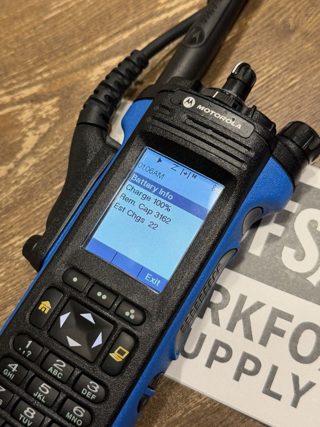 Motorola APX 7000 VHF/7-800MHz Dual Band Radio Kit With Charger!